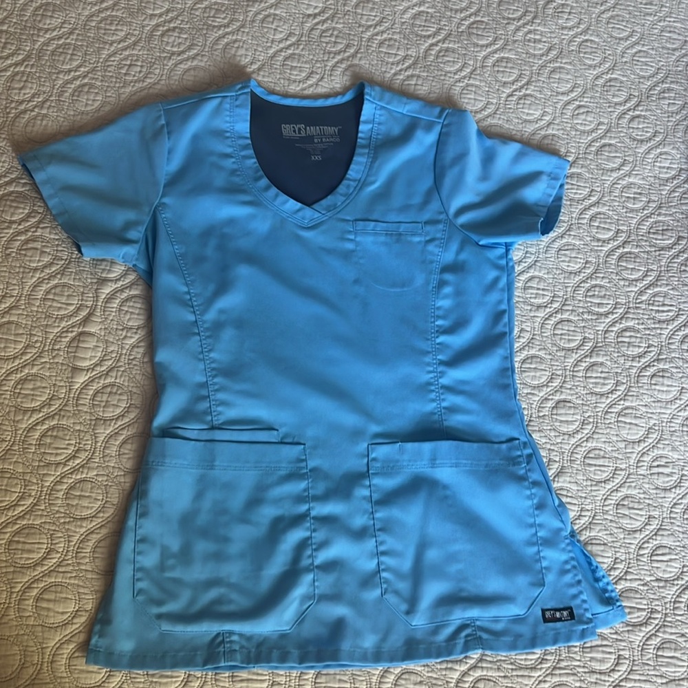 Grey’s Anatomy Scrub Set - Picture 3 of 10